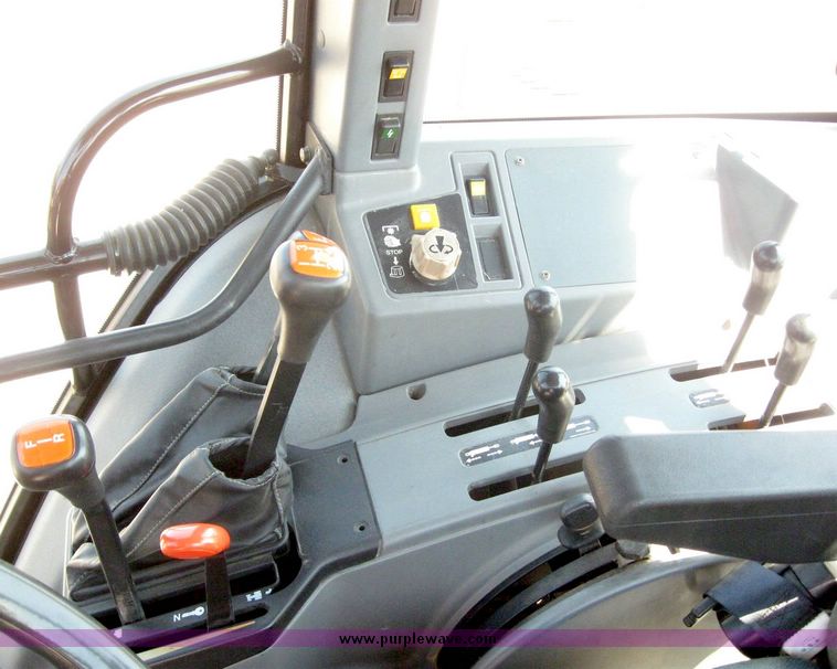 image for item 5253 1997 New Holland 6640SL tractor