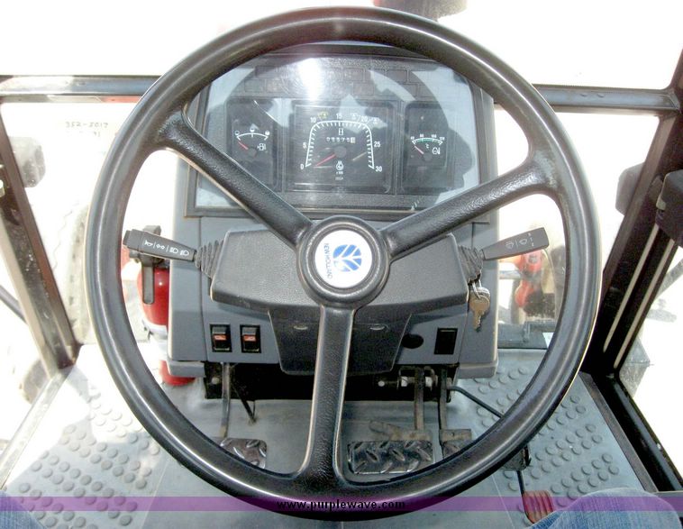 image for item 5253 1997 New Holland 6640SL tractor