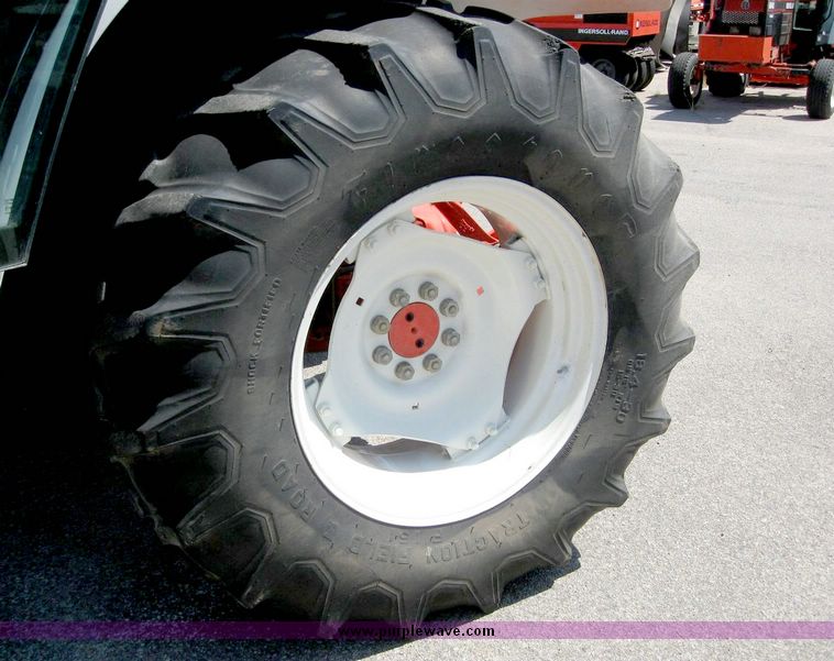 image for item 5253 1997 New Holland 6640SL tractor