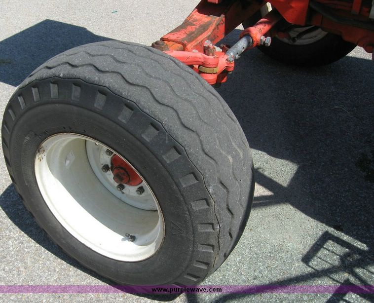 image for item 5253 1997 New Holland 6640SL tractor