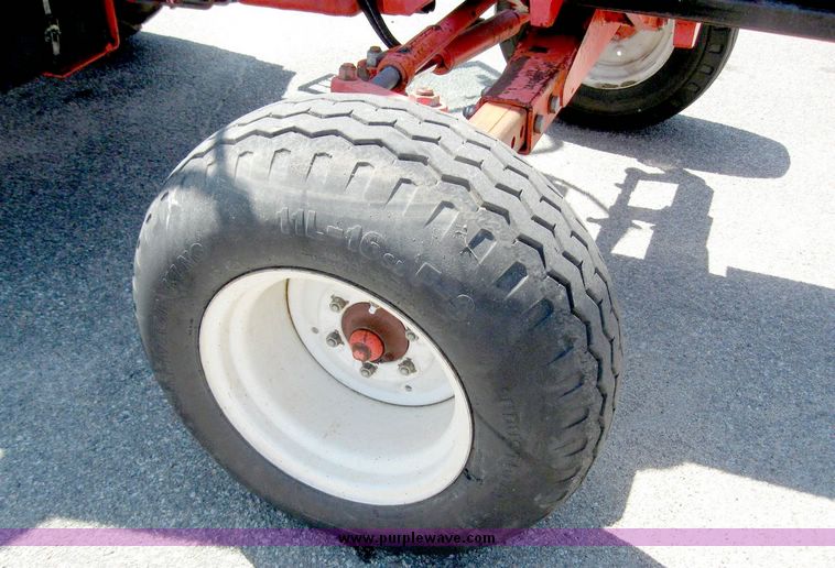 image for item 5253 1997 New Holland 6640SL tractor