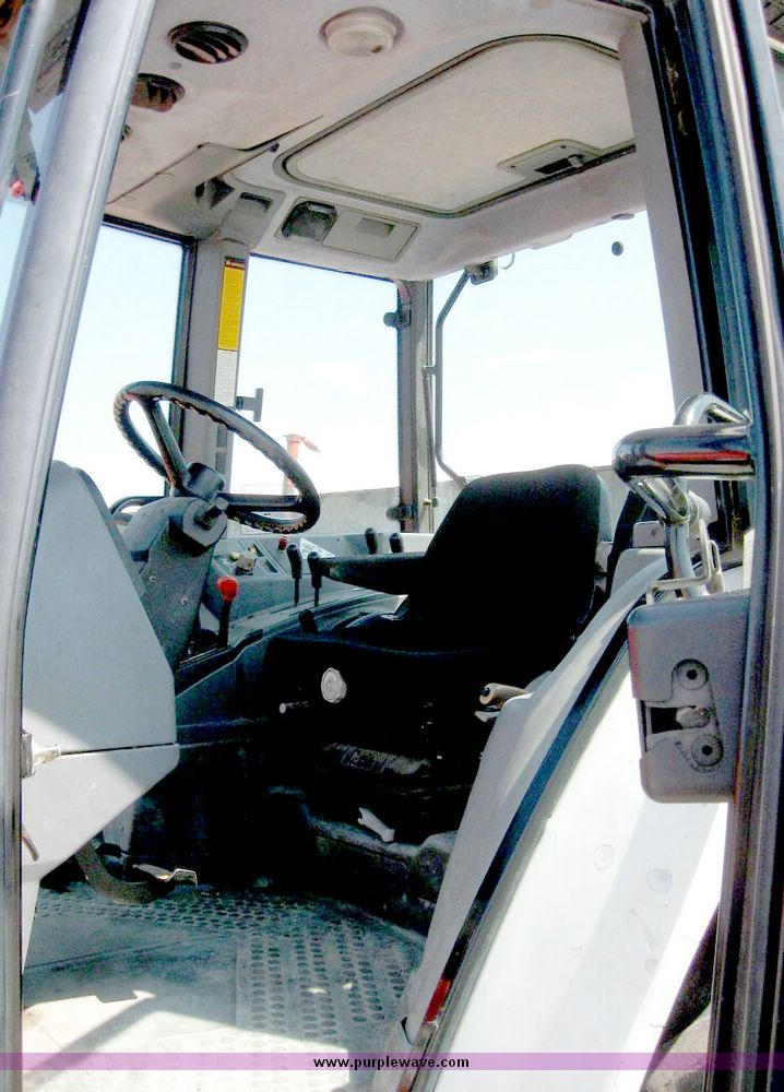 image for item 5254 1996 New Holland 6640SL tractor