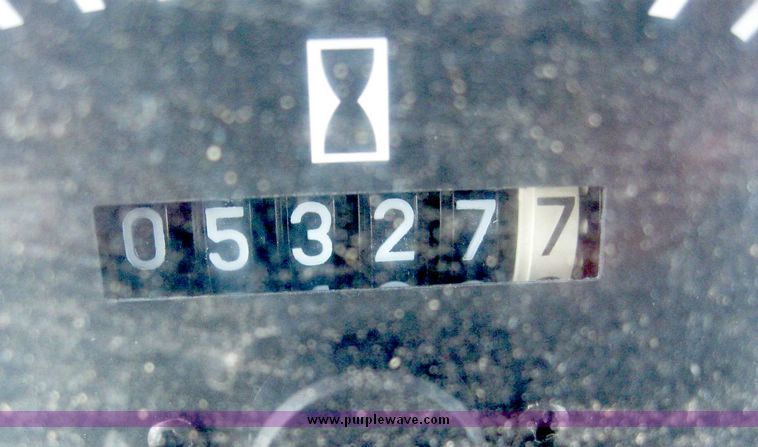 image for item 5254 1996 New Holland 6640SL tractor