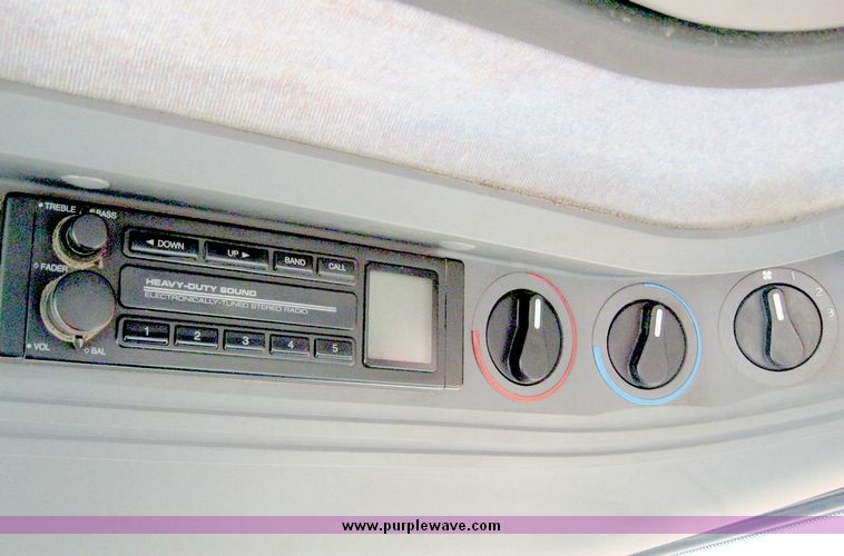 image for item 5254 1996 New Holland 6640SL tractor