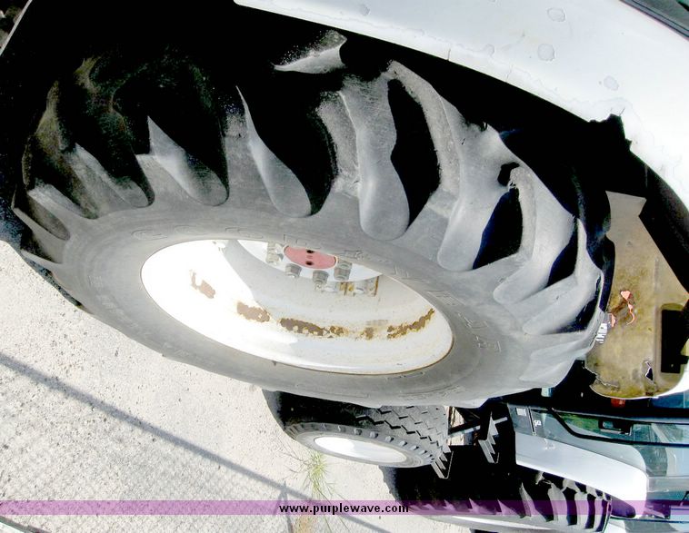 image for item 5254 1996 New Holland 6640SL tractor