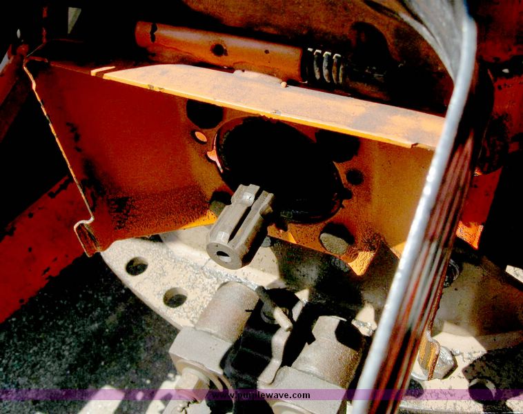 image for item 5255 1996 New Holland 6640SL tractor