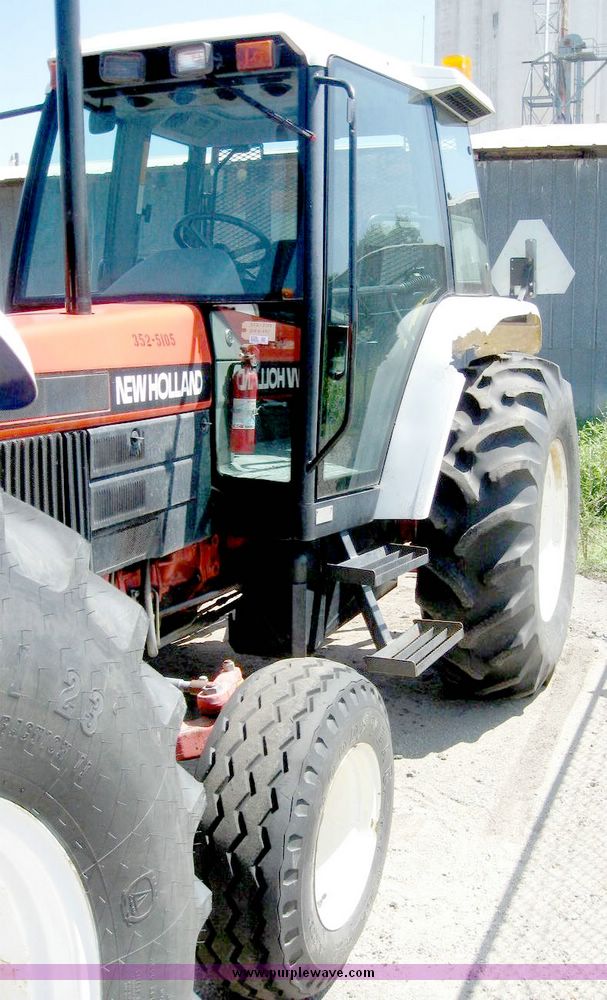 image for item 5256 1996 New Holland 6640SL tractor