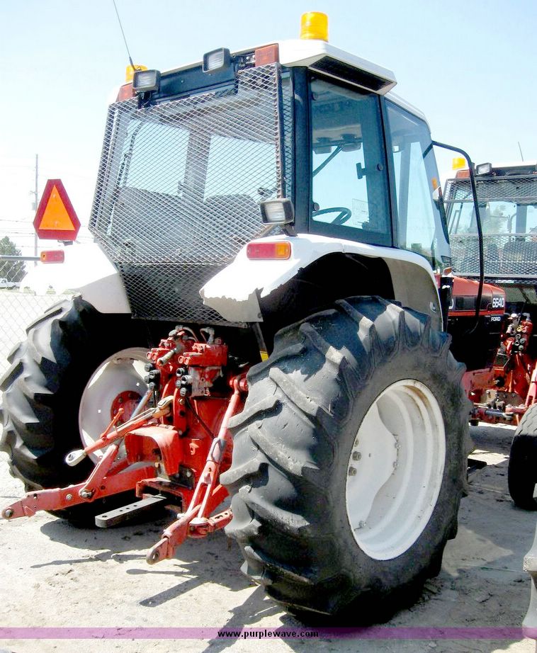 image for item 5256 1996 New Holland 6640SL tractor