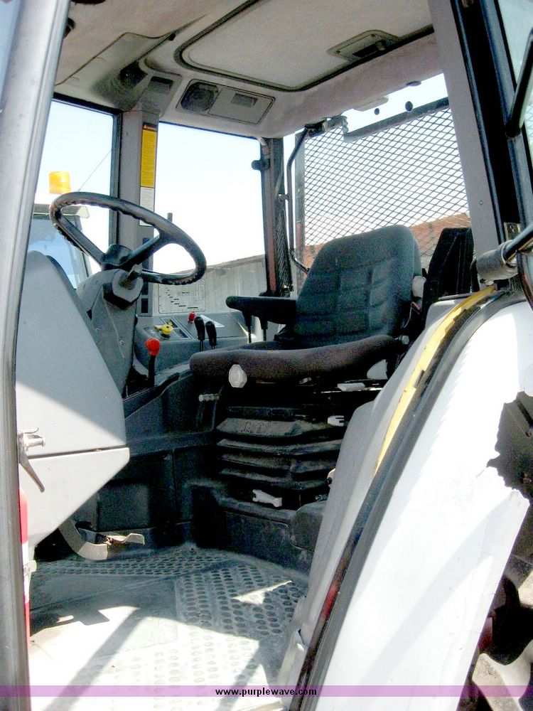 image for item 5256 1996 New Holland 6640SL tractor