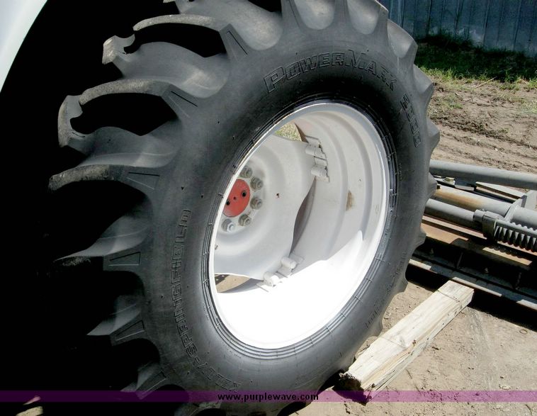 image for item 5257 1996 New Holland 6640SL tractor