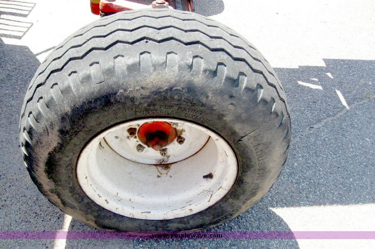 image for item 5258 1996 New Holland 6640SL tractor