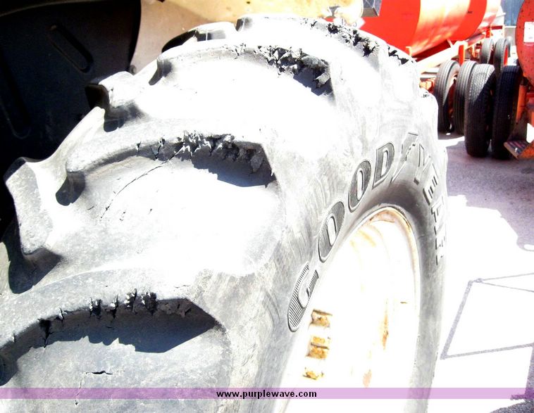 image for item 5258 1996 New Holland 6640SL tractor