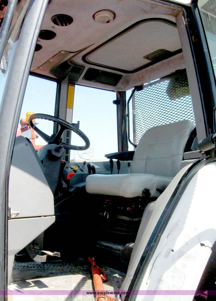 image for item 5259 1996 New Holland 6640SL tractor