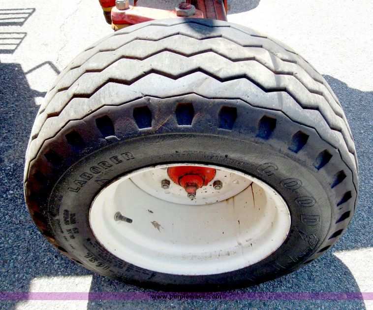 image for item 5259 1996 New Holland 6640SL tractor