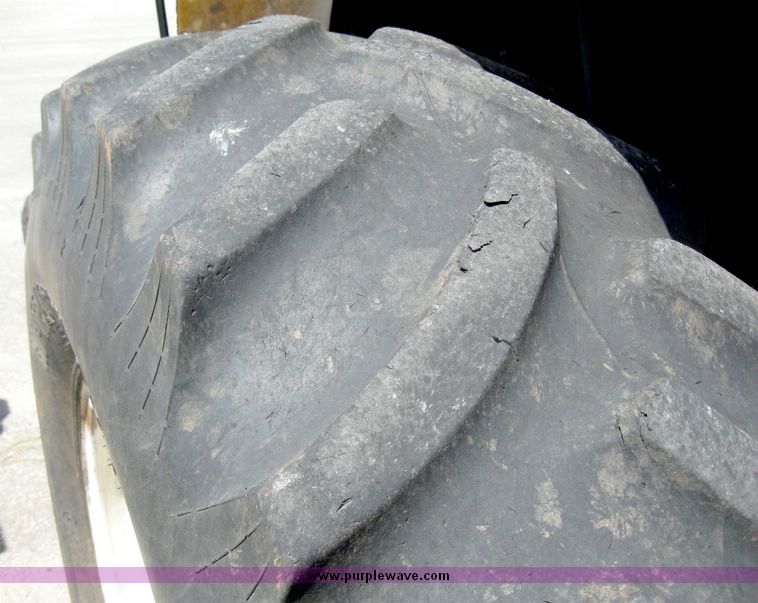 image for item 5259 1996 New Holland 6640SL tractor