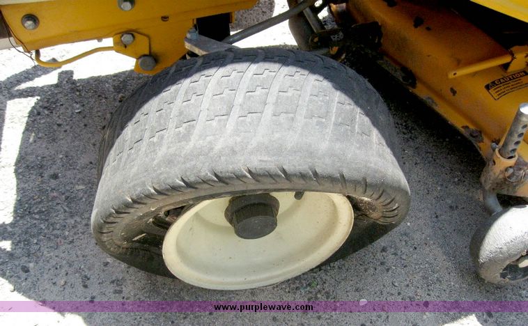 image for item 5262 1996 Cub Cadet 2185 riding lawn mower