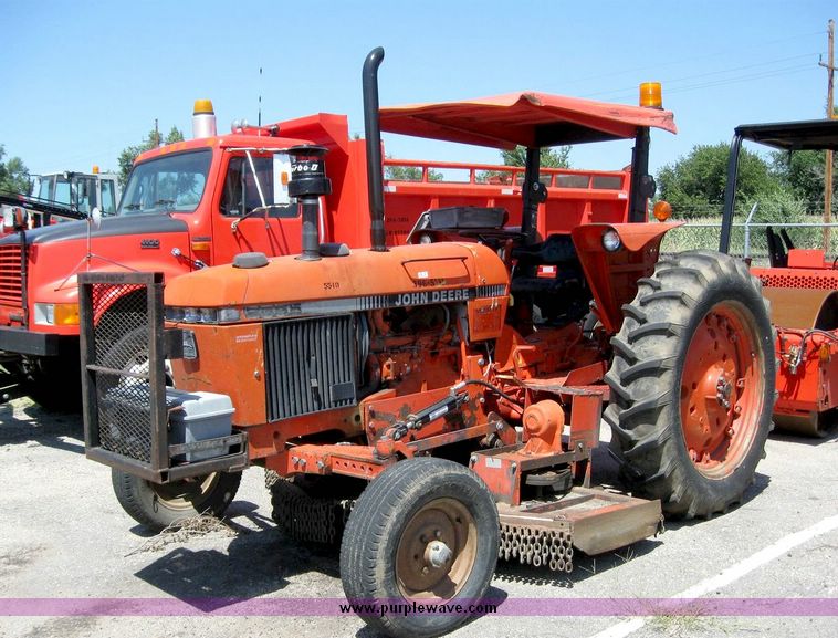 image for item 5269 1991 John Deere 2555 tractor