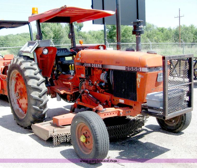 image for item 5269 1991 John Deere 2555 tractor