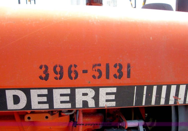 image for item 5269 1991 John Deere 2555 tractor