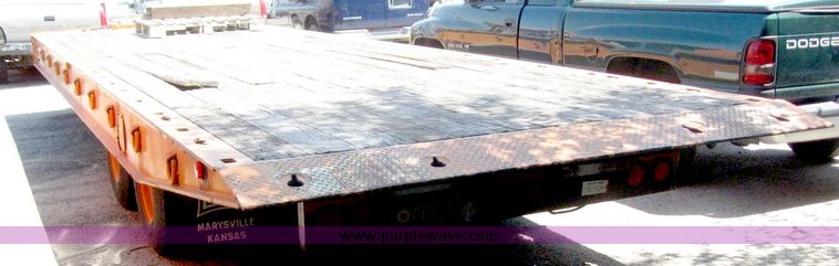 image for item 5271 1993 Landoll 15 ton trailer