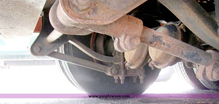 image for item 5271 1993 Landoll 15 ton trailer