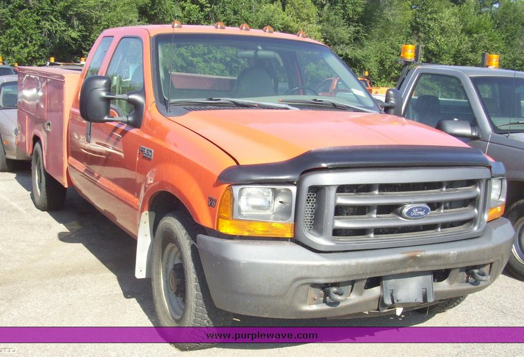 image for item 5332 1999 Ford F350 Super Duty