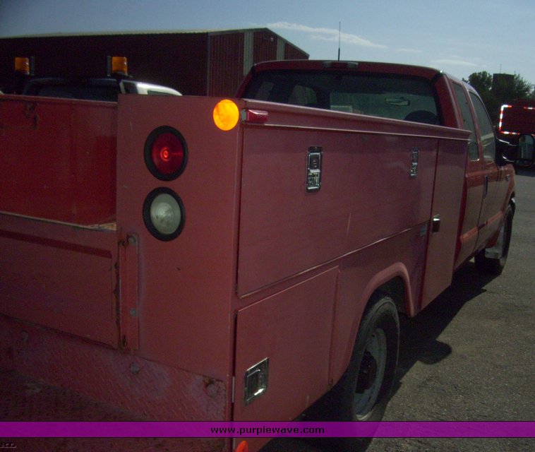 image for item 5332 1999 Ford F350 Super Duty