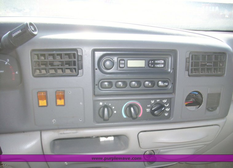 image for item 5332 1999 Ford F350 Super Duty