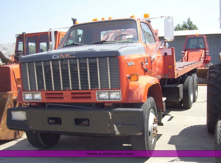 image for item 5349 1985 GMC Top Kick ME6500 C7D064 rollback truck