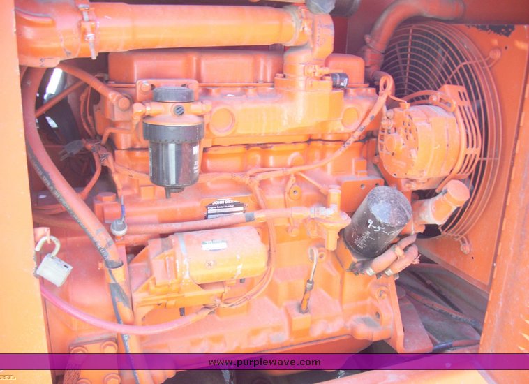 image for item 5351 1993 Ingersoll Rand PT-125R pneumatic roller