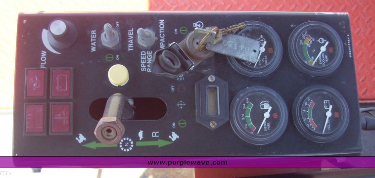 image for item 5351 1993 Ingersoll Rand PT-125R pneumatic roller