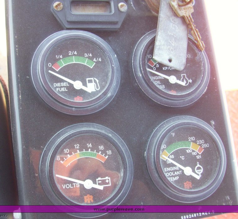 image for item 5351 1993 Ingersoll Rand PT-125R pneumatic roller