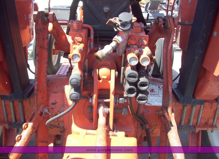 image for item 5352 1989 Ford 6610 tractor