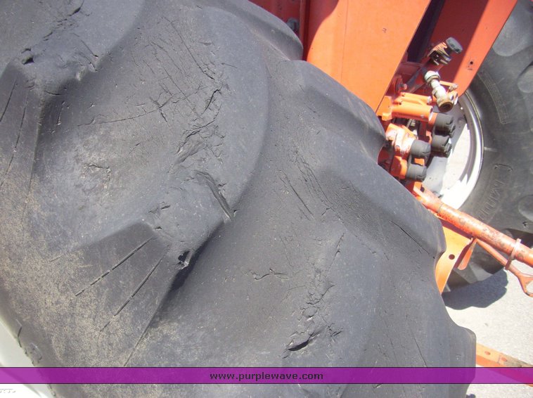 image for item 5352 1989 Ford 6610 tractor