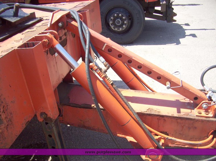 image for item 5355 1996 Landoll 15 ton trailer