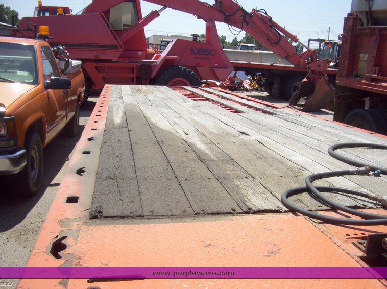 image for item 5355 1996 Landoll 15 ton trailer