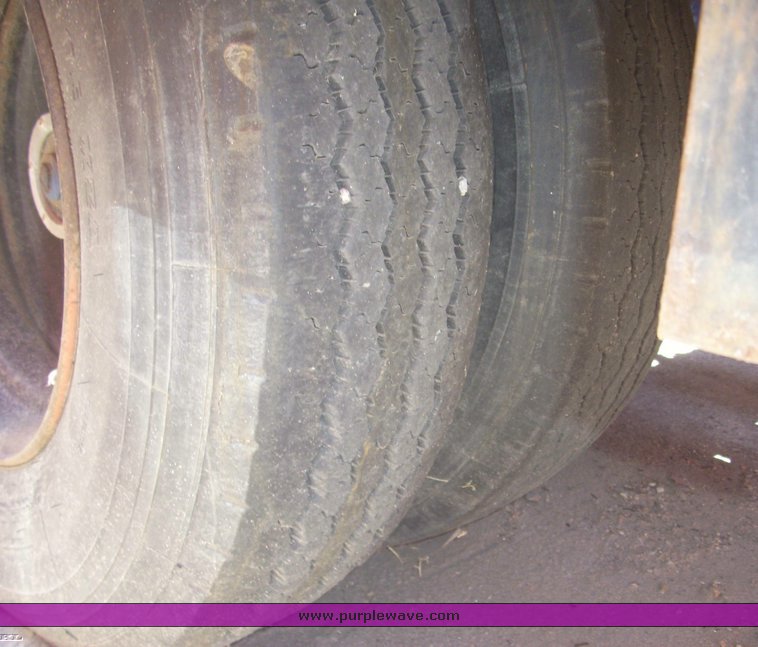 image for item 5355 1996 Landoll 15 ton trailer