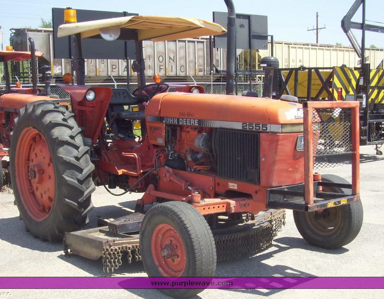 image for item 5367 1991 John Deere 2555 tractor