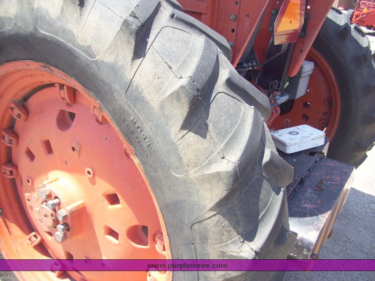 image for item 5367 1991 John Deere 2555 tractor