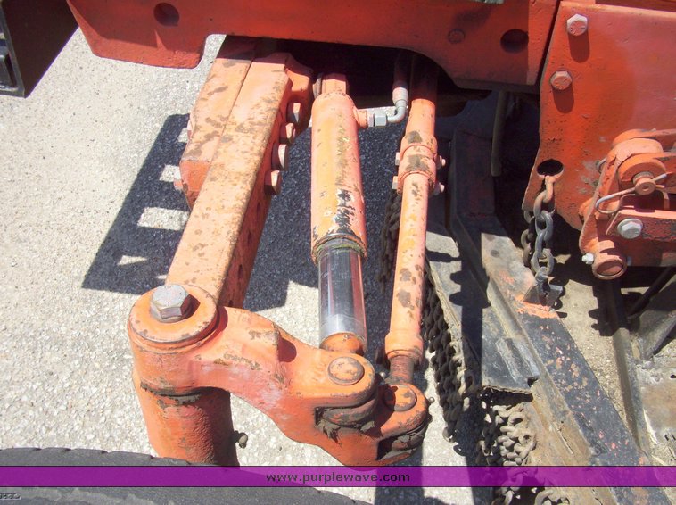 image for item 5367 1991 John Deere 2555 tractor