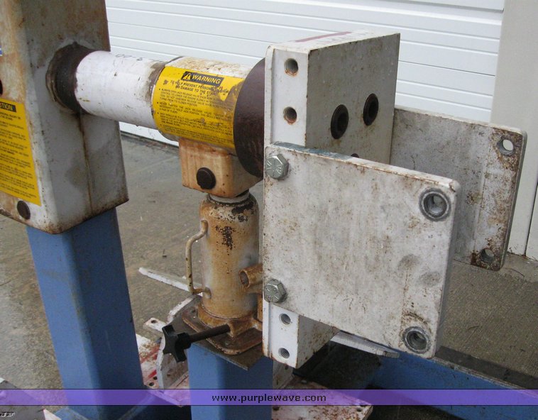 image for item 6845 1990 OTC 1750 heavy duty engine stand