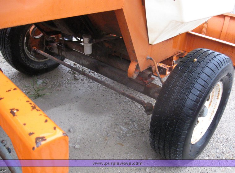 image for item 6860 1998 Broce RC-350 self propelled broom