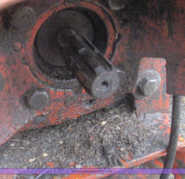 image for item 6867 1997 New Holland 6640SL tractor