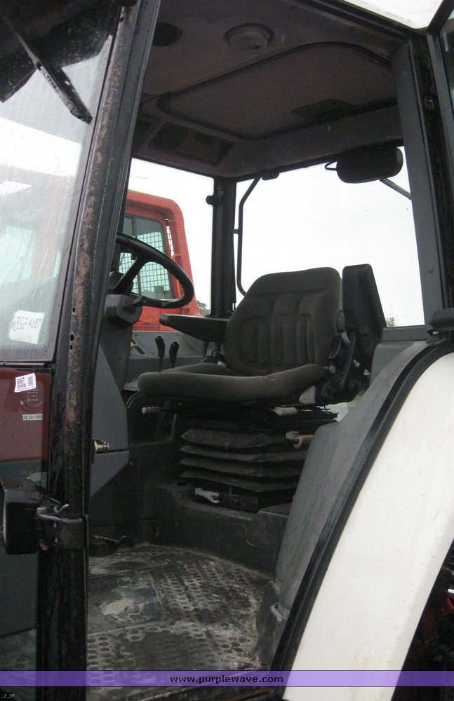 image for item 6867 1997 New Holland 6640SL tractor