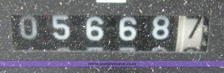 image for item 6867 1997 New Holland 6640SL tractor