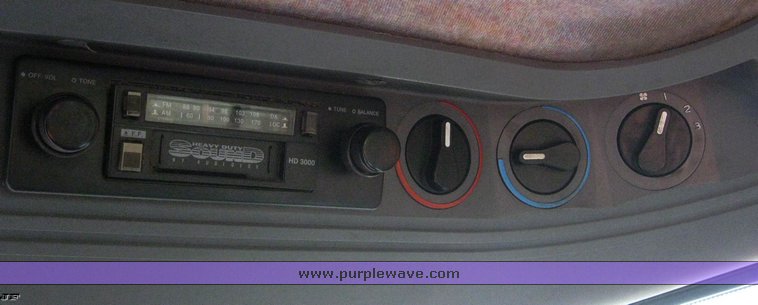 image for item 6867 1997 New Holland 6640SL tractor