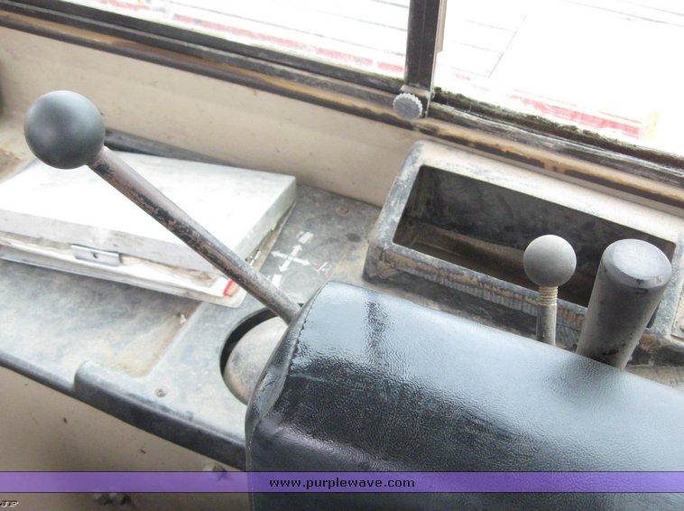 image for item 6869 1990 John Deere 850B dozer