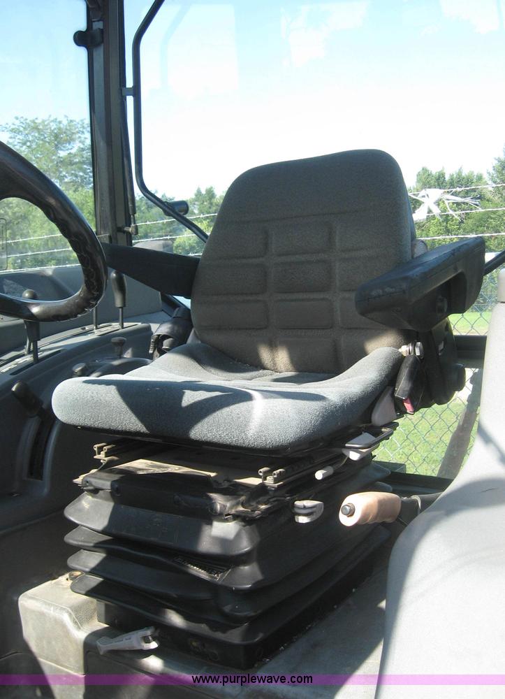 image for item 8405 1996 New Holland 7740SL wheel tractor