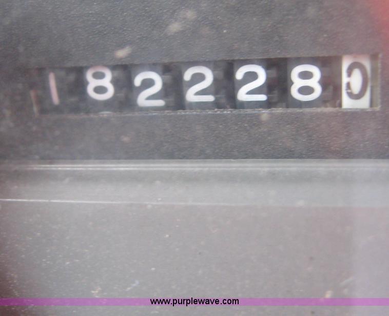 image for item 8408 1999 International 4000 series 4900 dump truck