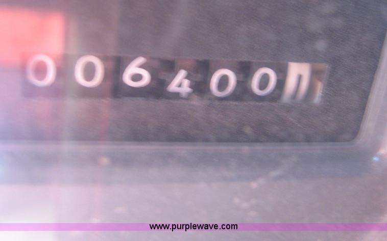 image for item 8408 1999 International 4000 series 4900 dump truck